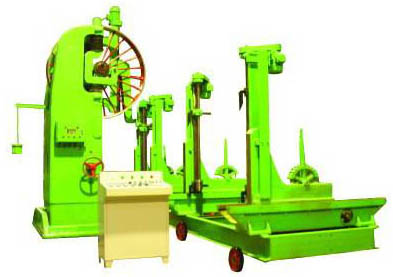 Band saw for woodworking with automatic feed of carriage