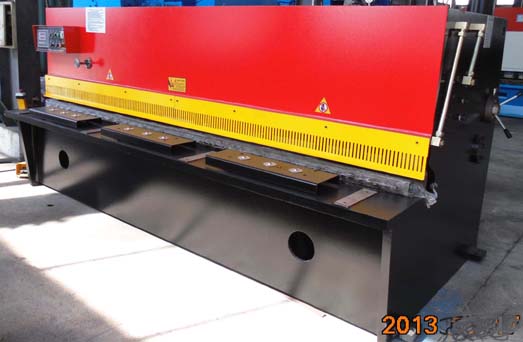 hydraulic swing beam shearing machine 4