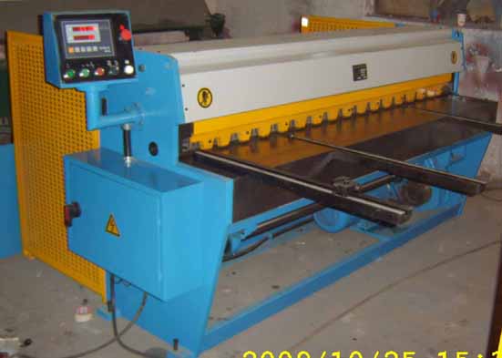 E10 Precision mechanical cutting machine